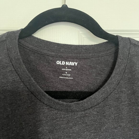 Old Navy Grey T-shirt - Picture 2 of 5